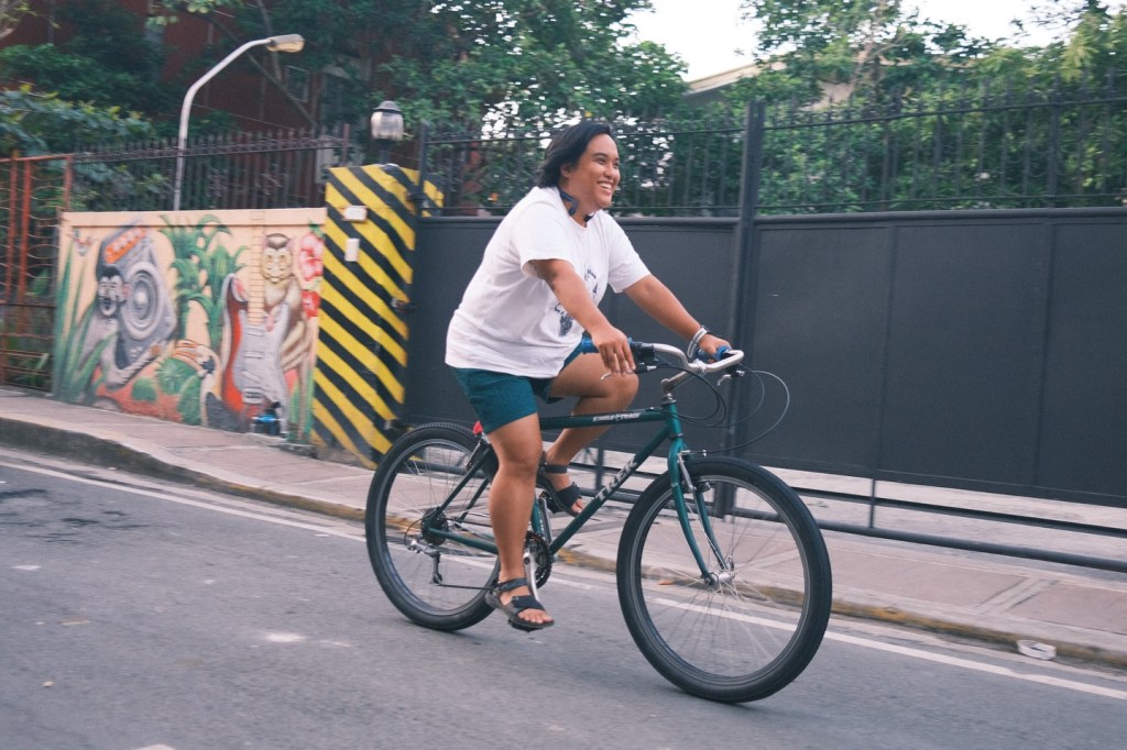 Myta Santiago on the Trek 930 retro mtb, photo by Leandro Mangubat